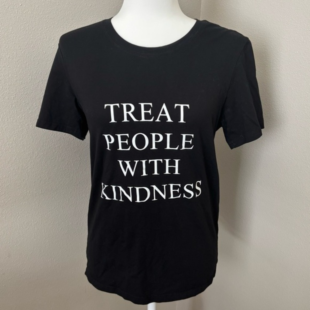 HALLOWEEN TEE | TREAT PEOPLE WITH KINDNESS SIZE M